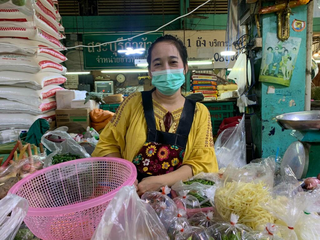 คุณดาด้า แม่ค้าขายผัก วัย 37 ปี