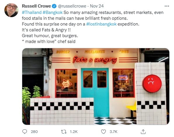 รัสเซลส์ ทวิตถึงร้านเบอร์เกอร์ 